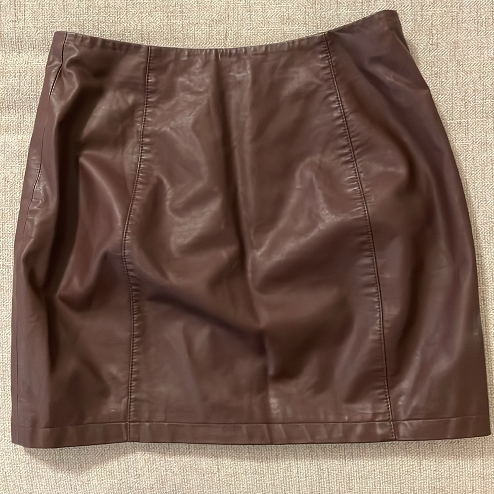 Free People Women’s Oh Snap Faux Leather Mini Skirt, size 6 - Picture 4 of 10